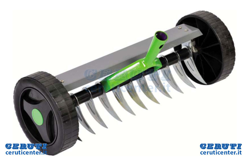 Manual Surface Aerator with wheels A 11 Teeth Without handle - V003940