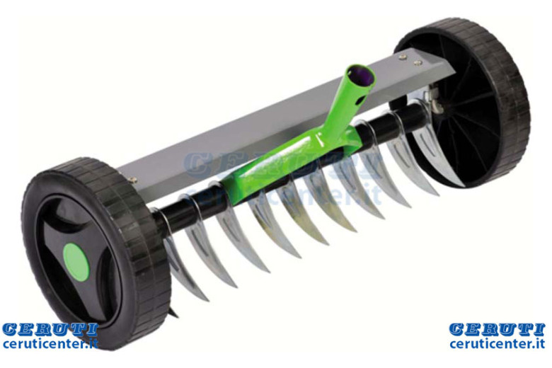 Manual Surface Aerator with wheels A 11 Teeth Without handle - V003940