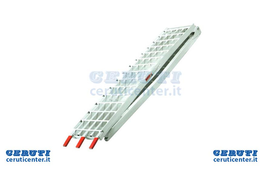 folding ramps. Total length: 226 cm. closed length: 117 cm. Width: 30.5 cm.