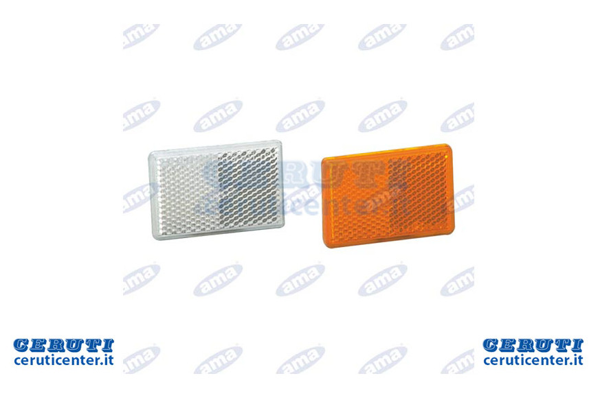 réflecteur arrière rouge 105X48 Avec 4 trous de 4 mm Ø