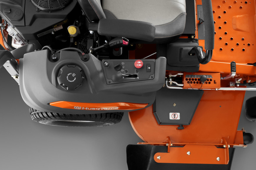 Trattorino tagliaerba Zero Turn Husqvarna Z448