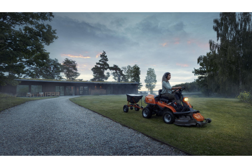 Trattorino tagliaerba Rider Husqvarna R 216T AWD