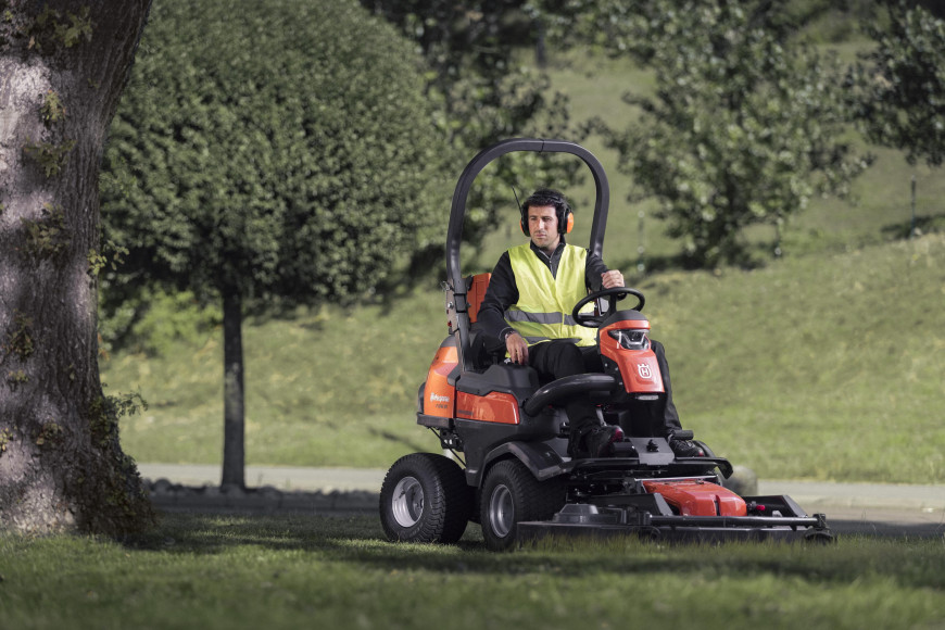 Trattorino tagliaerba Rider Husqvarna P 524X EFI