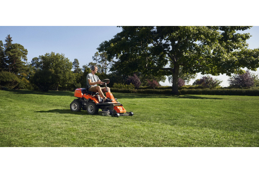 Trattorino tagliaerba Rider Husqvarna R 214T