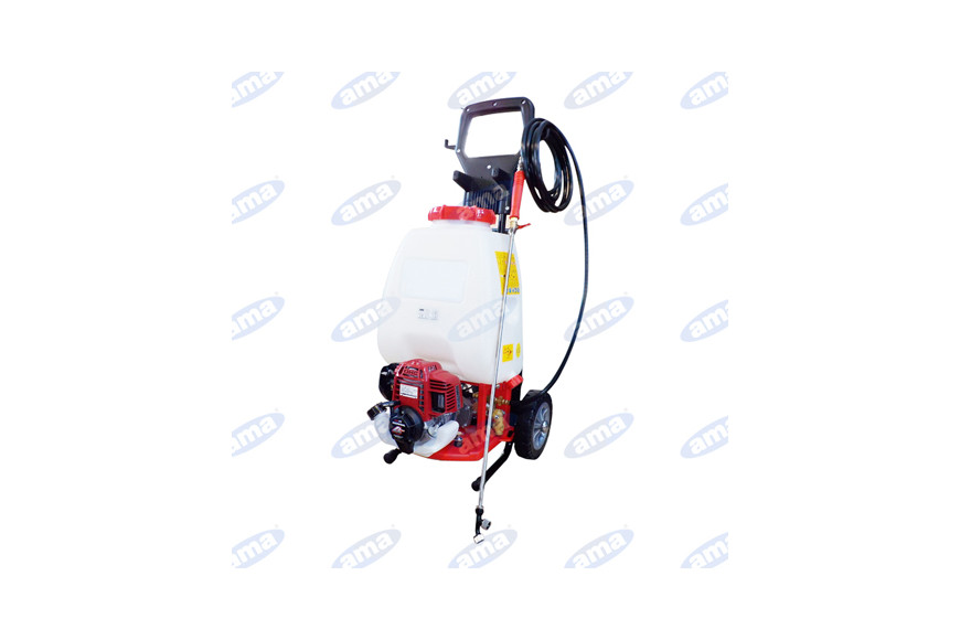 Spraying With Honda Engine 20 Lt