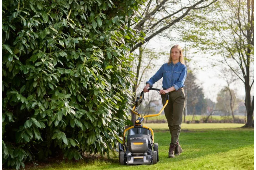 Stiga Combi 748e V Kit (2023) - Rasaerba a Batteria