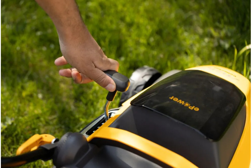 Collector 136e Kit Battery-Powered Lawnmower