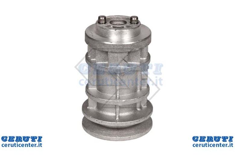Cutter holder hub 22