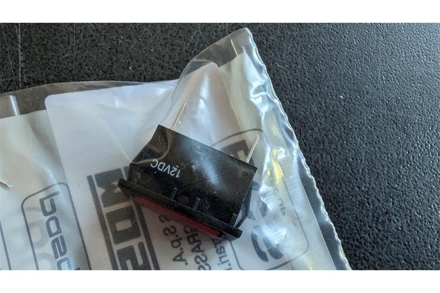 Segnalat. Rett.12V Dc Rosso - Originale Mosa - M1302500 - sostituisce - M1302040