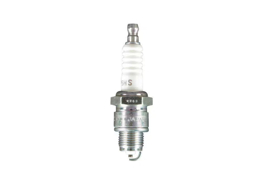 Candela NGK - BP5HS - Adattabile a OEM W8B - W8BC - W8BP - W145T35 - L12Y - L89CM - L92Y - L92YC - CNY - CW5NP - F6NC - W16FP -