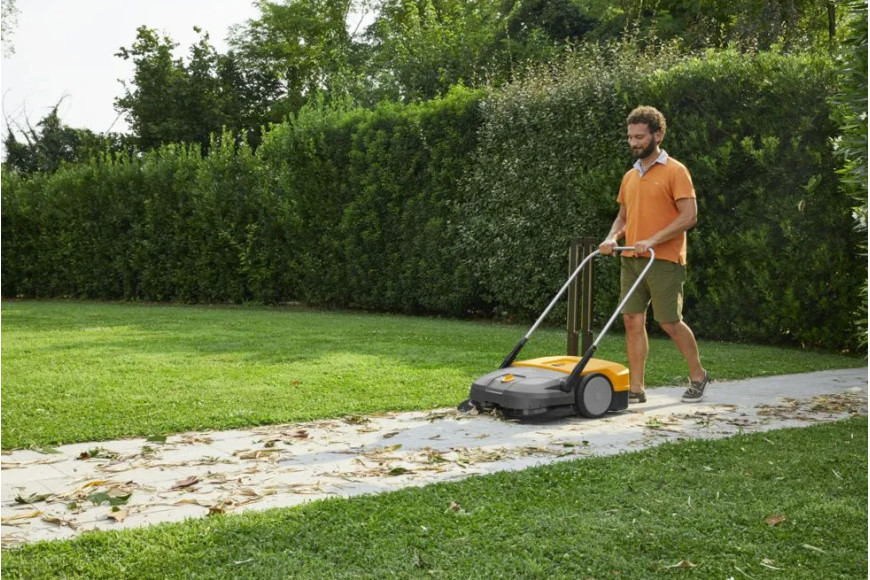 Stiga SWP 475 sweeper - manual push with collection basket