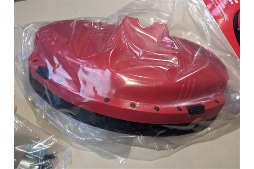 Protection anti-gravillons en plastique avec coupe-fil
