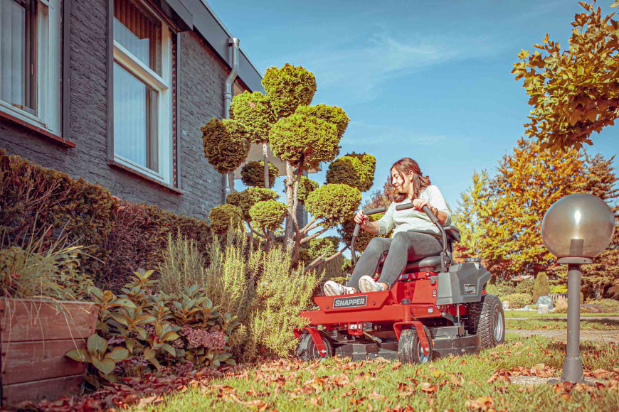 Snapper ZTX105SD - Zero-Turn Side-Discharge Ride-On Mower
