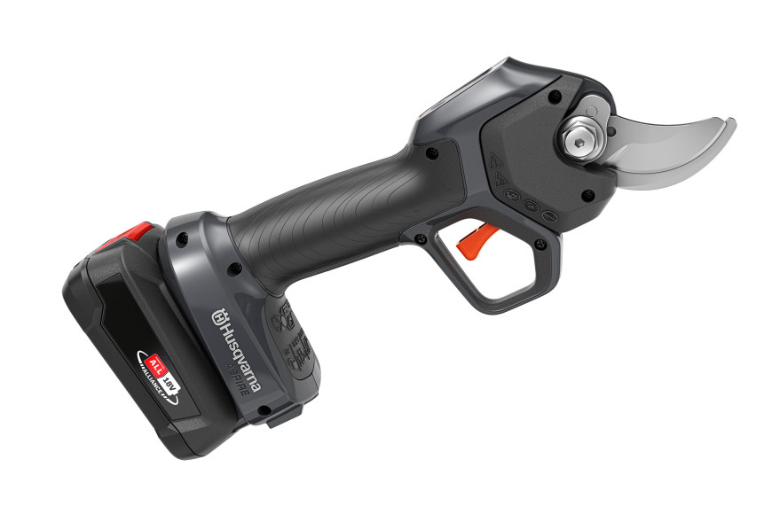 Husqvarna Aspire™ PS30X-P4A pruning shears with battery and charger