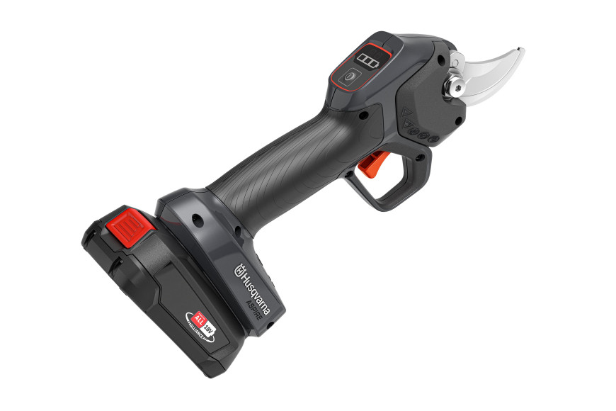 Husqvarna Aspire™ PS30X-P4A pruning shears with battery and charger