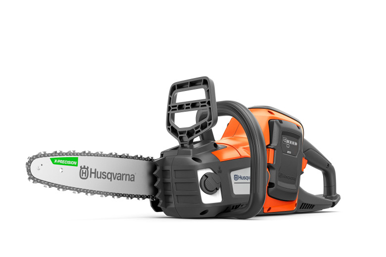 Husqvarna 215i chainsaw with battery and charger