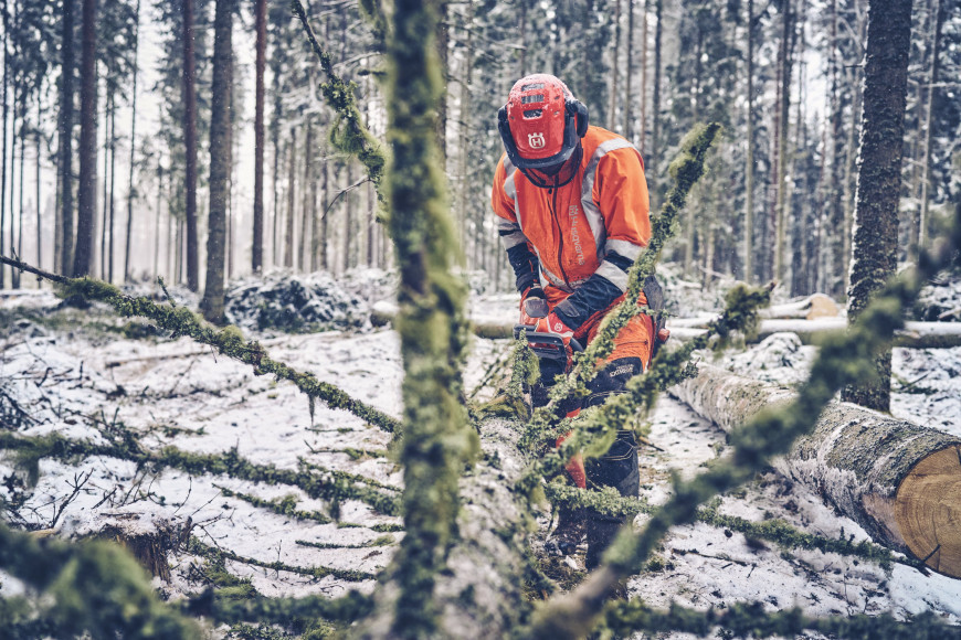 Husqvarna 560 XP® G Mark II chainsaw