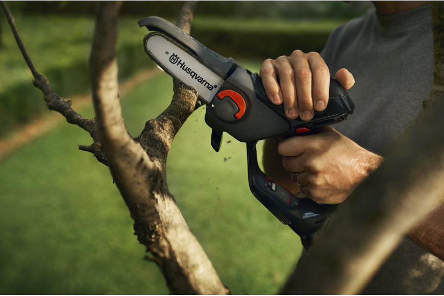 Husqvarna Aspire™ P5-P4A pruner without battery and charger