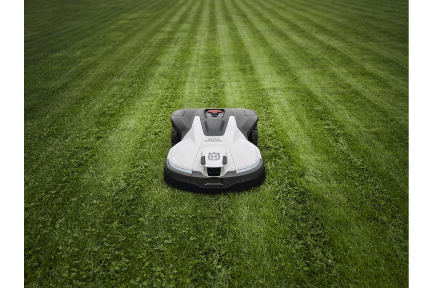 Husqvarna Automower® 430V BLACK robot lawnmower