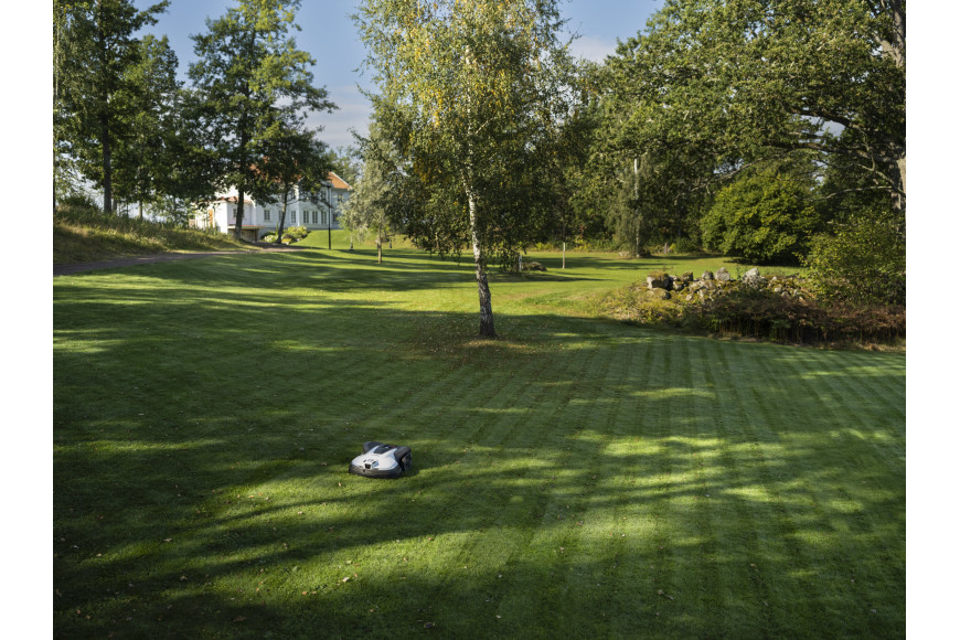 Husqvarna Automower® 450V BLACK robot lawnmower