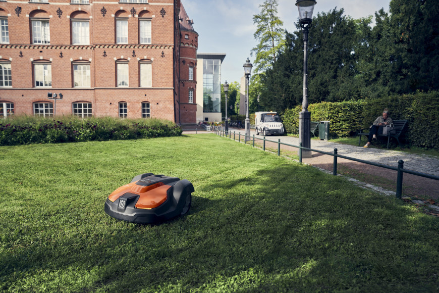 Husqvarna Automower® 520 EPOS® Roboter-Rasenmäher