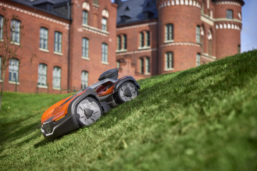 Robot tagliaerba Husqvarna Automower® 535 AWD EPOS®
