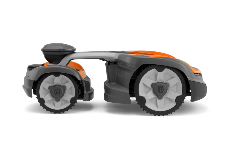 Husqvarna Automower® 535 AWD EPOS® robotic lawnmower