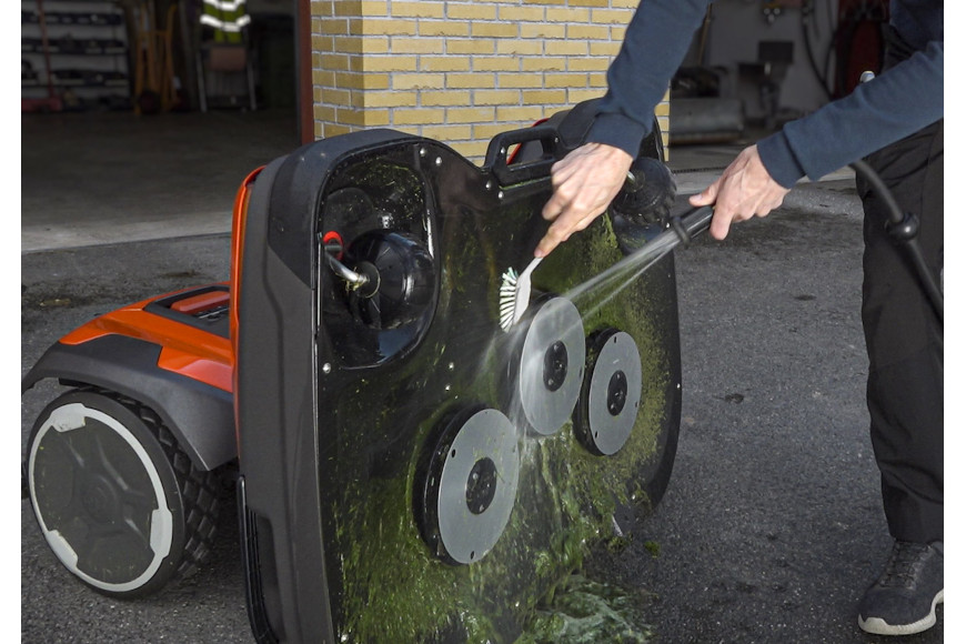 Husqvarna CEORA®RZ 43M Mähroboter – Razor 43L – Mähdeck