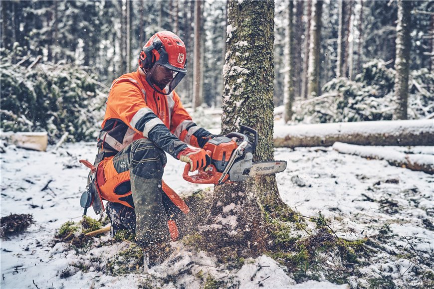 Husqvarna 560 XP® Mark II Chainsaw