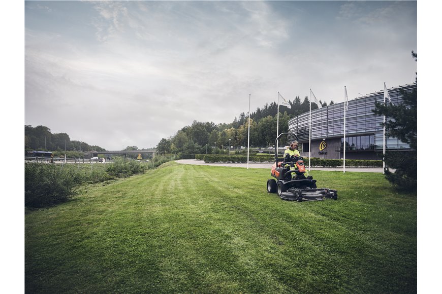 Trattorino tagliaerba Rider Husqvarna P 525DX
